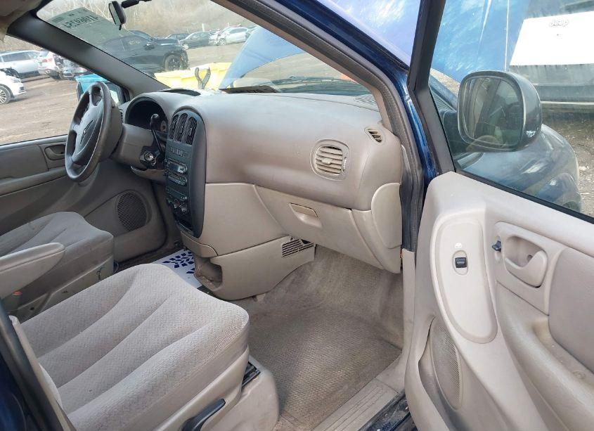 Photo 5 of 2003 Chrysler Voyager LX (VIN 1C4GJ45343B135951)