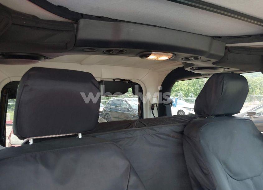Photo 8 of 2014 Jeep Wrangler SPORT (VIN 1C4GJWAG1EL289034)