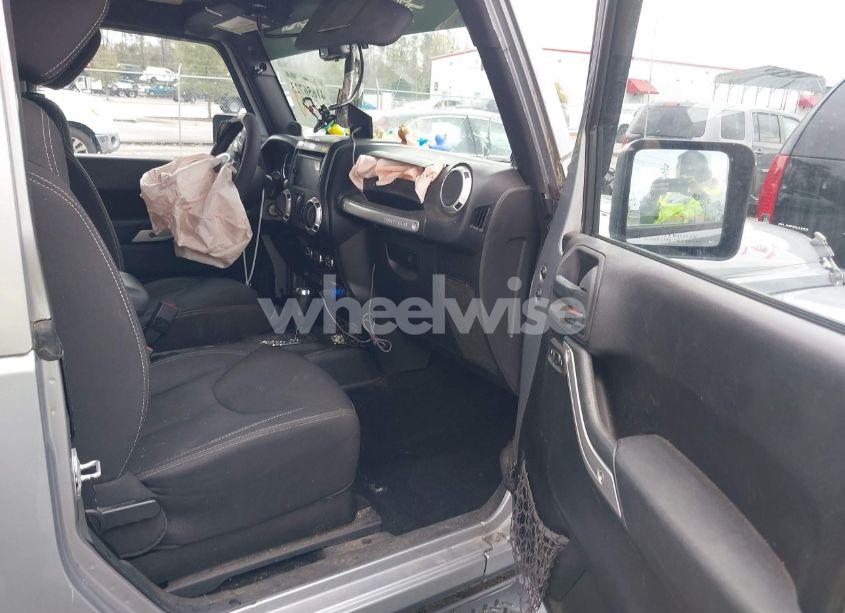 Photo 5 of 2014 Jeep Wrangler SAHARA (VIN 1C4GJWBG0EL180241)