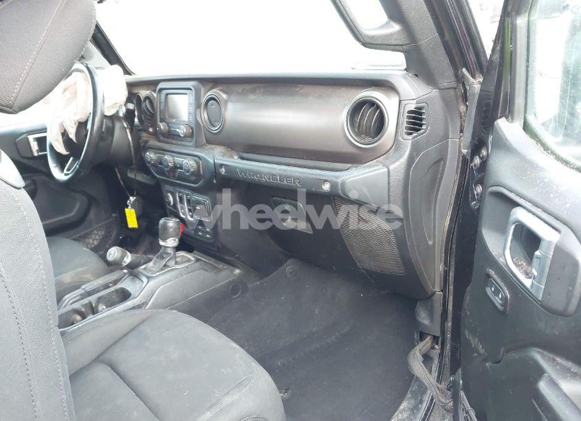 Photo 5 of 2018 Jeep Wrangler SPORT S 4X4 (VIN 1C4GJXAG4JW168920)