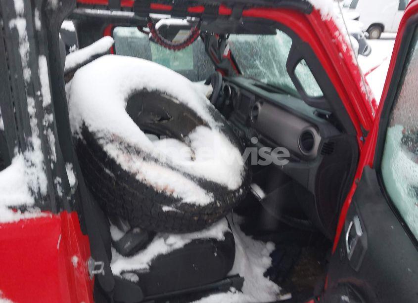 Photo 5 of 2018 Jeep Wrangler SPORT S 4X4 (VIN 1C4GJXAG4JW255734)