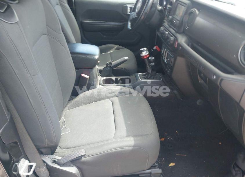 Photo 5 of 2019 Jeep Wrangler SPORT S 4X4 (VIN 1C4GJXAG4KW561026)