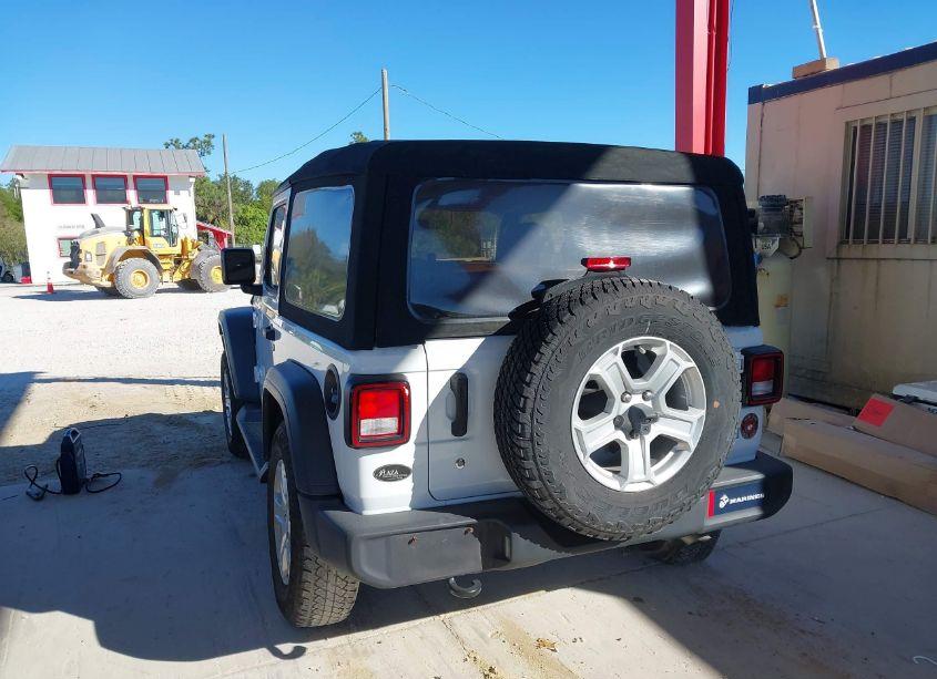 Photo 3 of 2018 Jeep Wrangler SPORT S 4X4 (VIN 1C4GJXAG6JW150998)