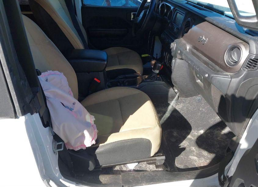 Photo 5 of 2018 Jeep Wrangler SPORT S 4X4 (VIN 1C4GJXAG6JW150998)