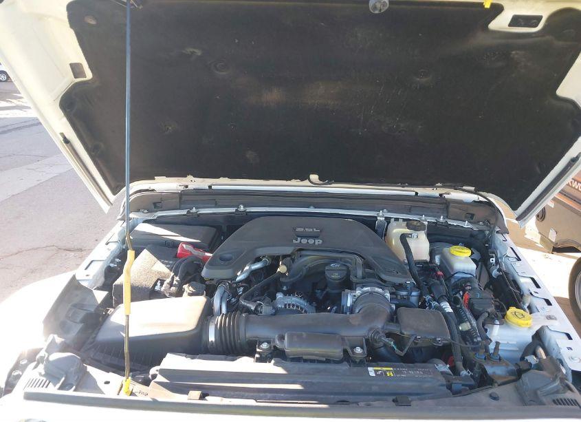 Photo 10 of 2018 Jeep Wrangler SPORT S 4X4 (VIN 1C4GJXAGXJW156223)