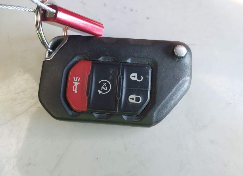 Photo 11 of 2018 Jeep Wrangler SPORT S 4X4 (VIN 1C4GJXAGXJW156223)