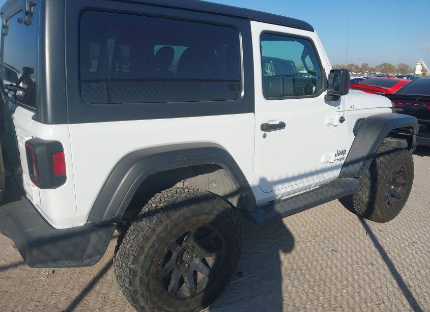 Photo 4 of 2018 Jeep Wrangler SPORT S 4X4 (VIN 1C4GJXAN0JW291970)