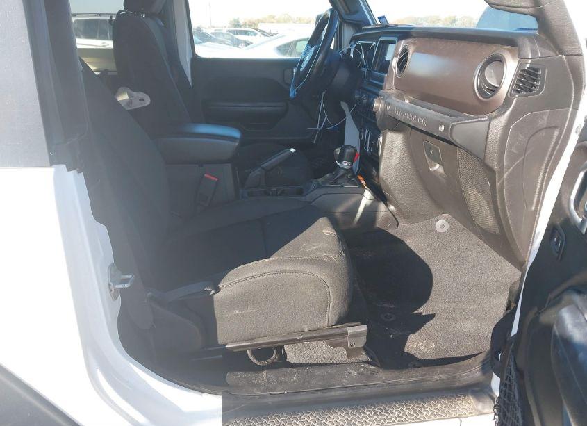 Photo 8 of 2018 Jeep Wrangler SPORT S 4X4 (VIN 1C4GJXAN0JW291970)