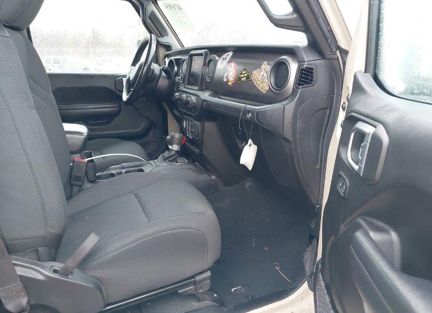 Photo 5 of 2022 Jeep Wrangler SPORT S 4X4 (VIN 1C4GJXAN0NW249935)