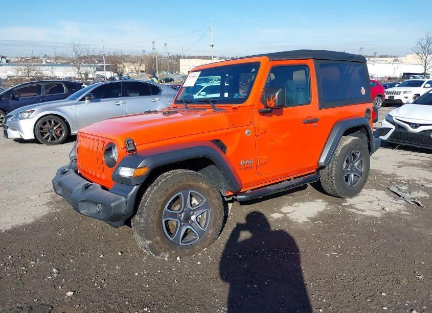 Photo 2 of 2018 Jeep Wrangler SPORT S 4X4 (VIN 1C4GJXAN3JW229933)