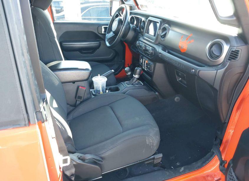 Photo 5 of 2018 Jeep Wrangler SPORT S 4X4 (VIN 1C4GJXAN3JW229933)