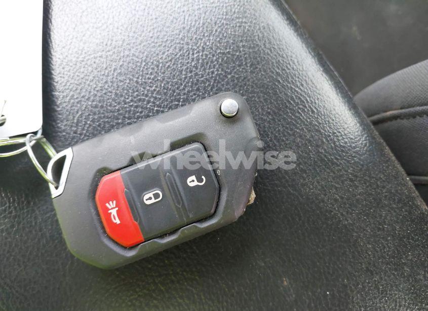 Photo 11 of 2018 Jeep Wrangler SPORT S 4X4 (VIN 1C4GJXAN8JW290064)