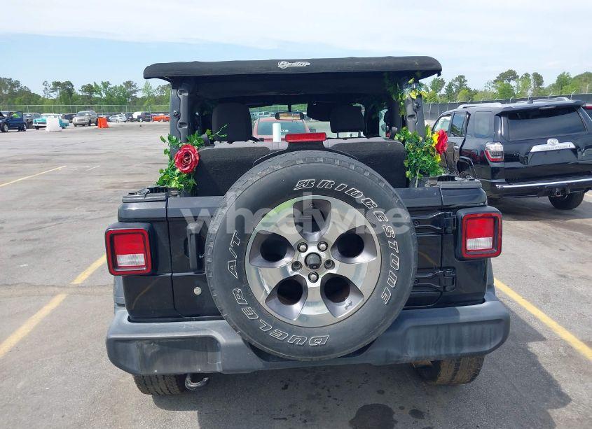 Photo 16 of 2018 Jeep Wrangler SPORT S 4X4 (VIN 1C4GJXAN8JW290064)