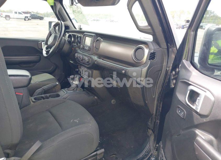 Photo 5 of 2018 Jeep Wrangler SPORT S 4X4 (VIN 1C4GJXAN8JW290064)