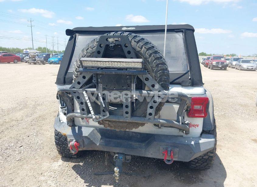 Photo 16 of 2018 Jeep Wrangler SPORT S 4X4 (VIN 1C4GJXAN8JW302519)