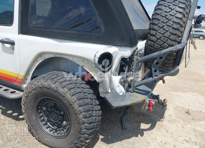 Photo 6 of 2018 Jeep Wrangler SPORT S 4X4 (VIN 1C4GJXAN8JW302519)