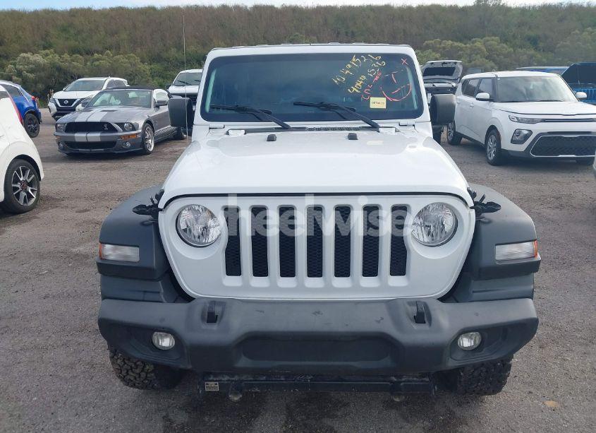 Photo 12 of 2018 Jeep Wrangler SPORT S 4X4 (VIN 1C4GJXAN9JW200341)