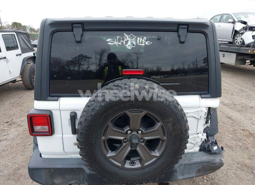 Photo 16 of 2018 Jeep Wrangler SPORT S 4X4 (VIN 1C4GJXANXJW189849)
