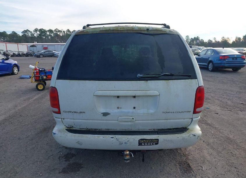 Photo 16 of 2000 Chrysler Town & COUNTRY LX (VIN 1C4GP44G7YB670377)
