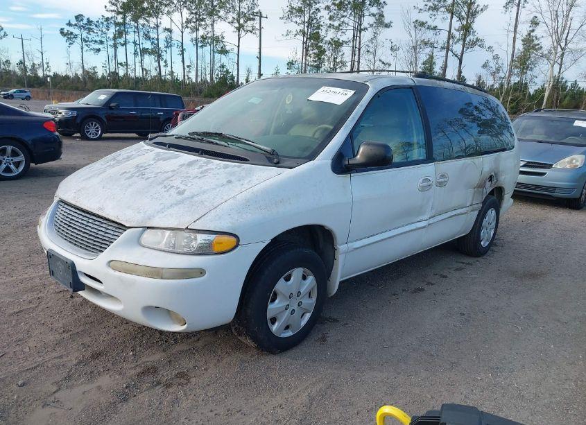 Photo 2 of 2000 Chrysler Town & COUNTRY LX (VIN 1C4GP44G7YB670377)