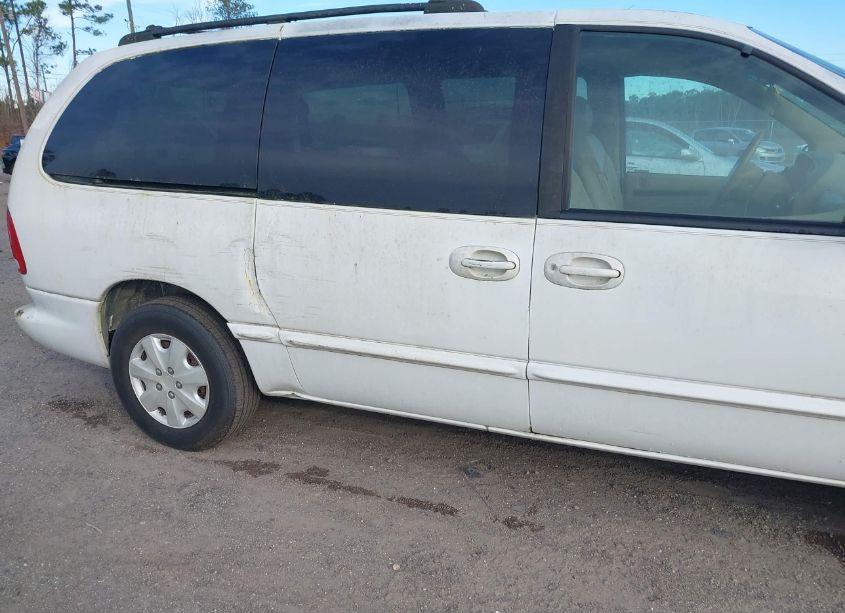 Photo 6 of 2000 Chrysler Town & COUNTRY LX (VIN 1C4GP44G7YB670377)