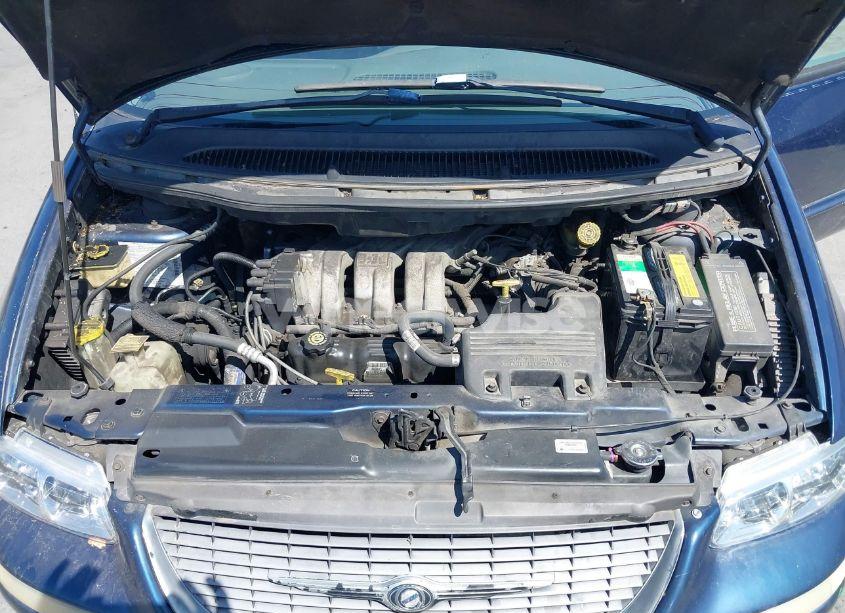 Photo 10 of 2000 Chrysler Town & COUNTRY LX (VIN 1C4GP44R7YB619785)