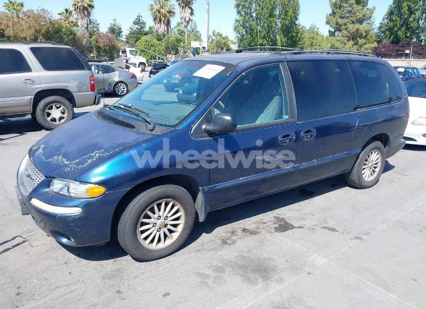 Photo 2 of 2000 Chrysler Town & COUNTRY LX (VIN 1C4GP44R7YB619785)