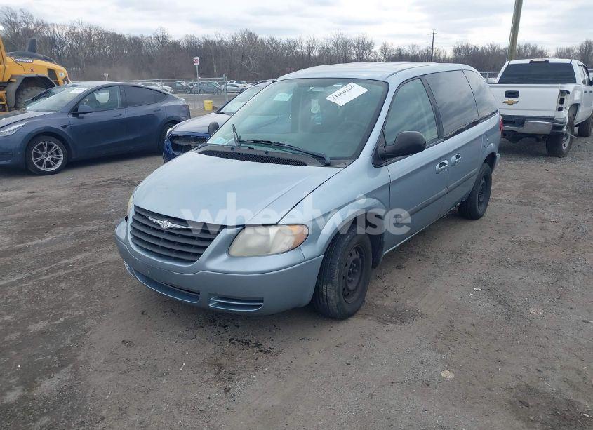 Photo 2 of 2005 Chrysler Town & COUNTRY (VIN 1C4GP45R05B438120)