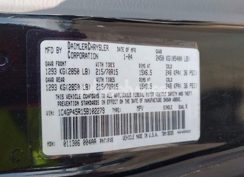 Photo 9 of 2005 Chrysler Town & COUNTRY (VIN 1C4GP45R15B102279)