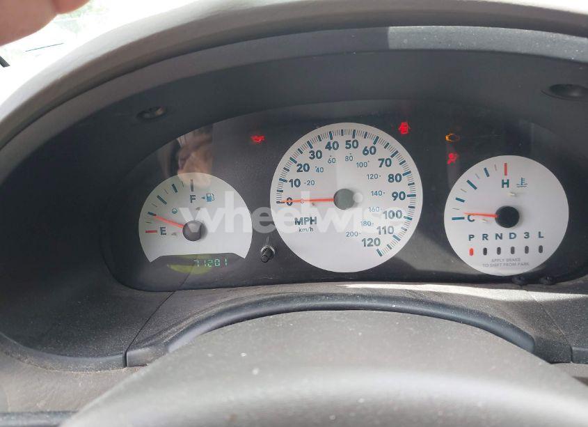 Photo 7 of 2005 Chrysler Town & COUNTRY (VIN 1C4GP45R15B114500)