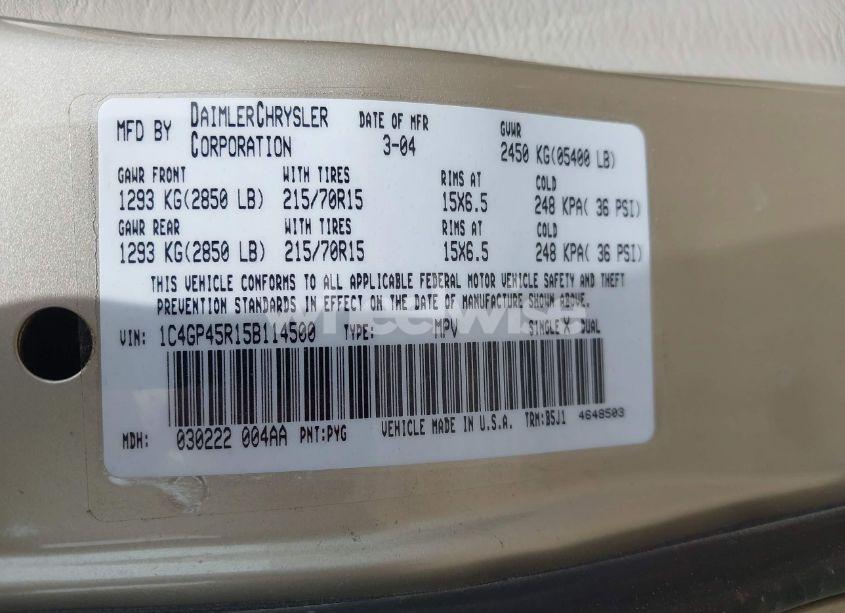 Photo 9 of 2005 Chrysler Town & COUNTRY (VIN 1C4GP45R15B114500)