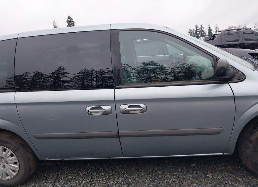 Photo 13 of 2005 Chrysler Town & COUNTRY (VIN 1C4GP45R15B235091)