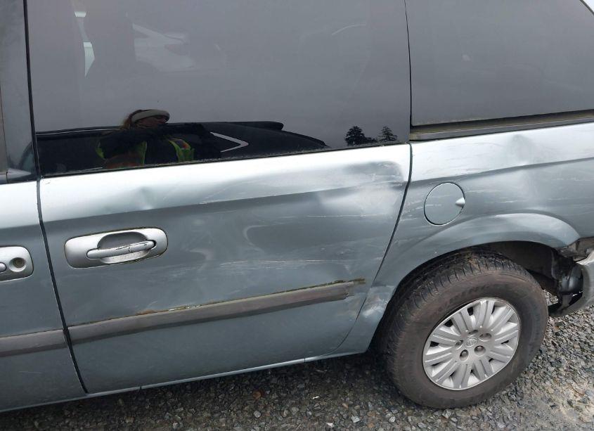 Photo 6 of 2005 Chrysler Town & COUNTRY (VIN 1C4GP45R15B235091)