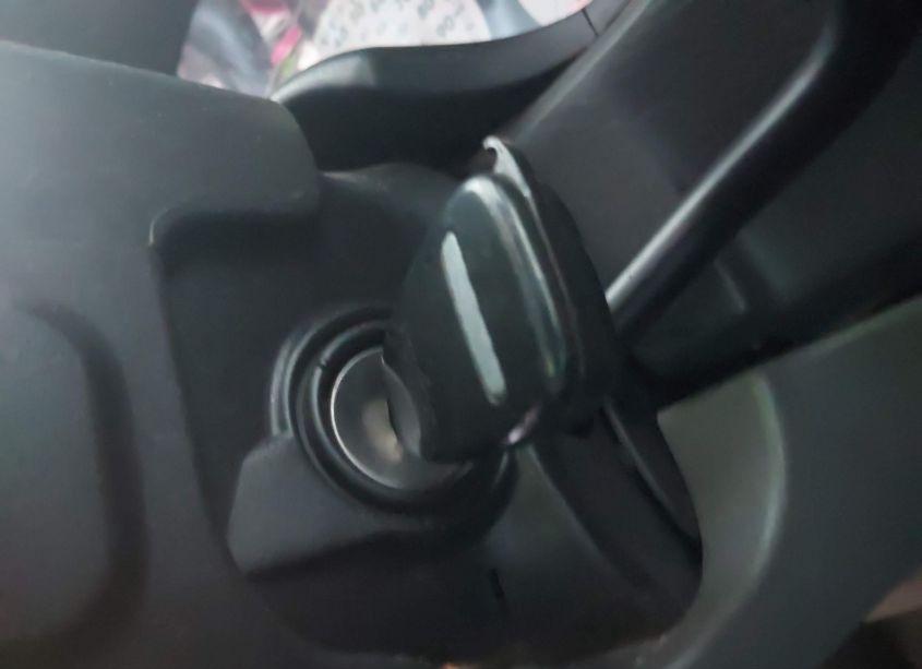 Photo 11 of 2005 Chrysler Town & COUNTRY (VIN 1C4GP45R15B245300)