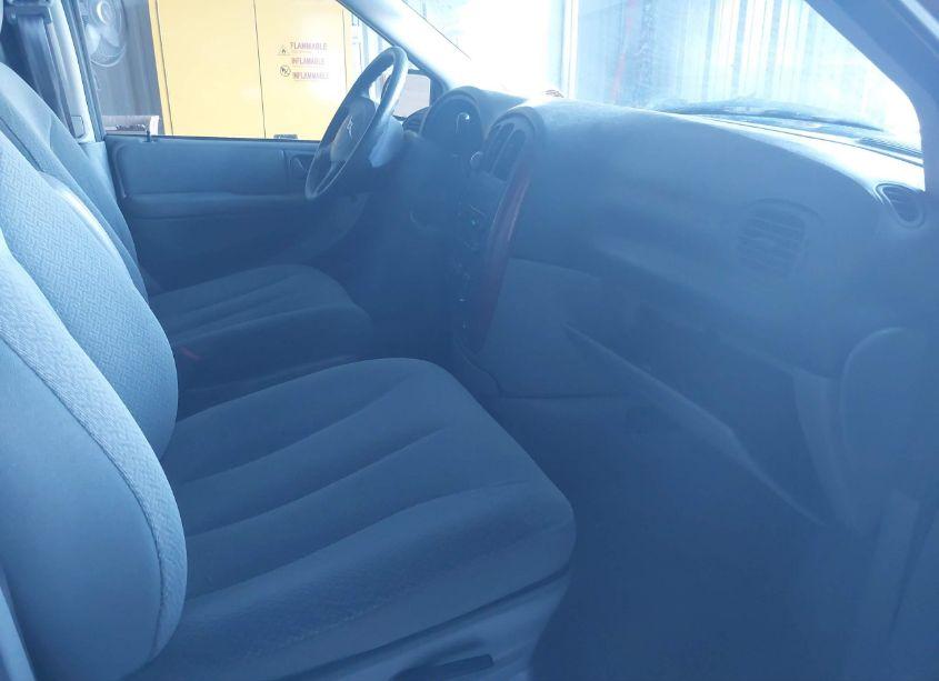 Photo 5 of 2005 Chrysler Town & COUNTRY (VIN 1C4GP45R15B245300)