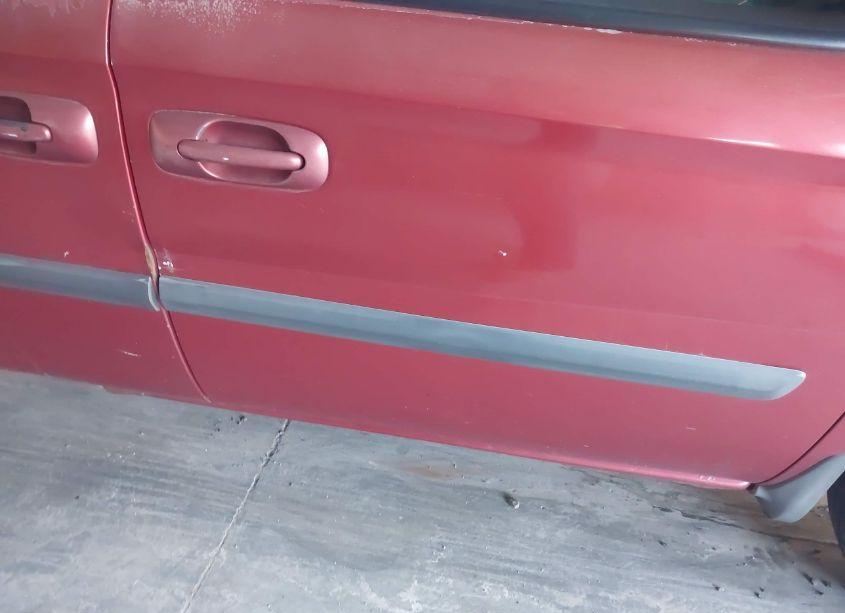 Photo 6 of 2005 Chrysler Town & COUNTRY (VIN 1C4GP45R15B245300)