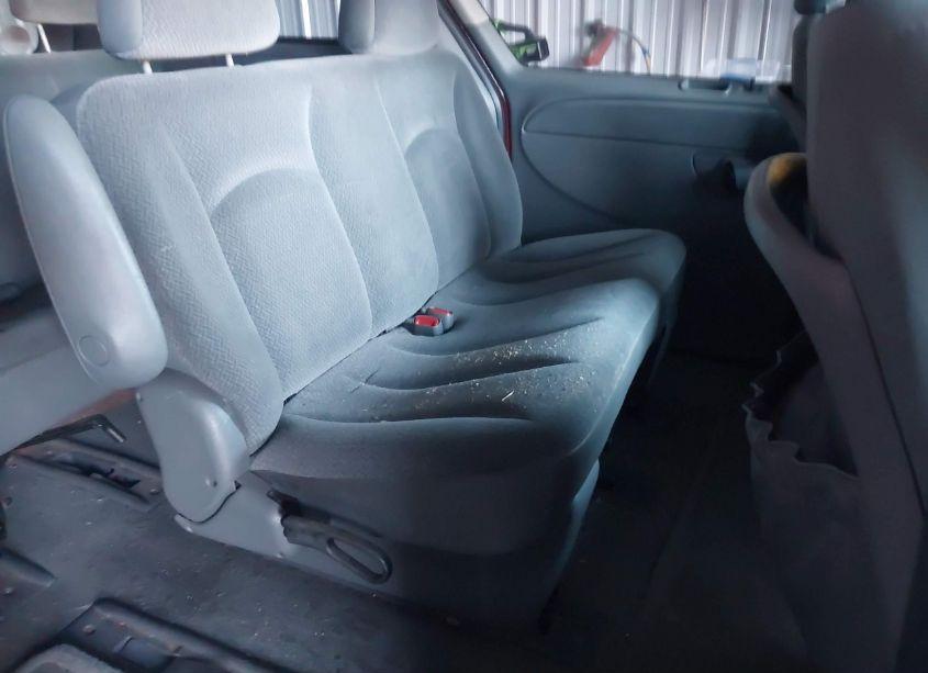 Photo 8 of 2005 Chrysler Town & COUNTRY (VIN 1C4GP45R15B245300)