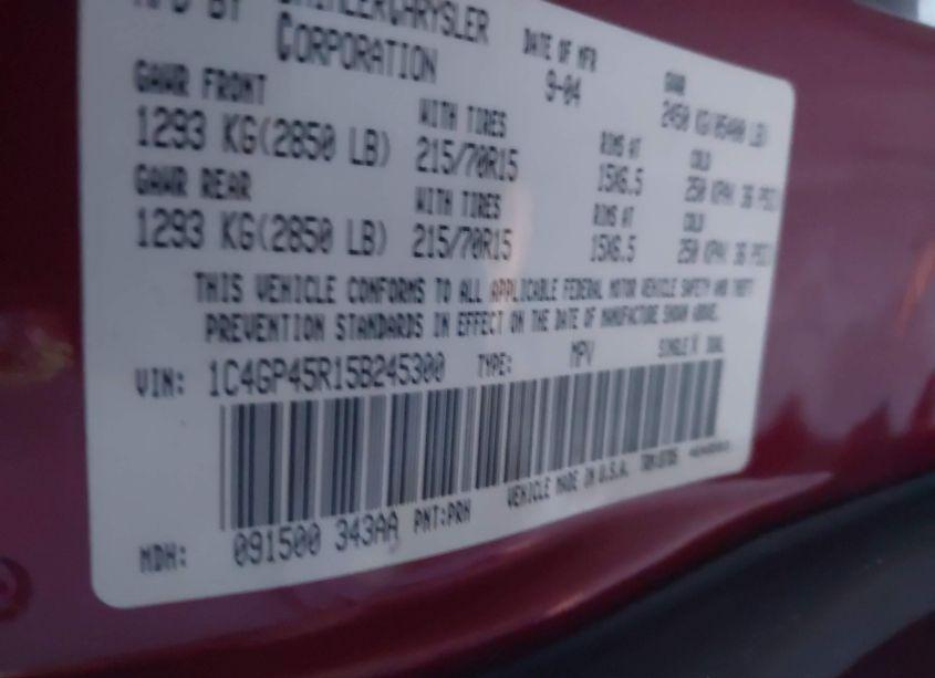 Photo 9 of 2005 Chrysler Town & COUNTRY (VIN 1C4GP45R15B245300)