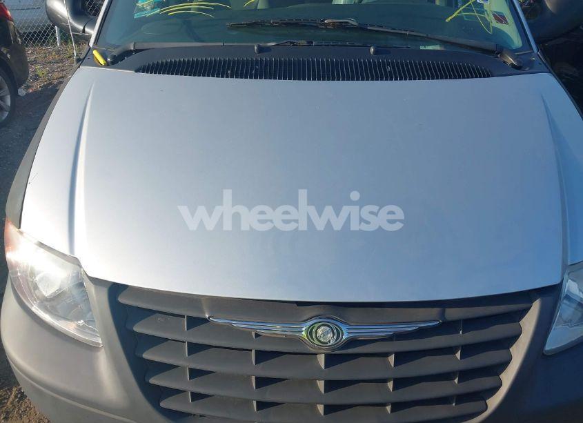 Photo 10 of 2005 Chrysler Town & COUNTRY (VIN 1C4GP45R15B361127)