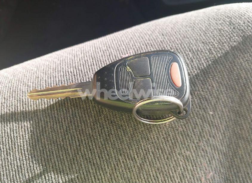 Photo 11 of 2005 Chrysler Town & COUNTRY (VIN 1C4GP45R15B361127)