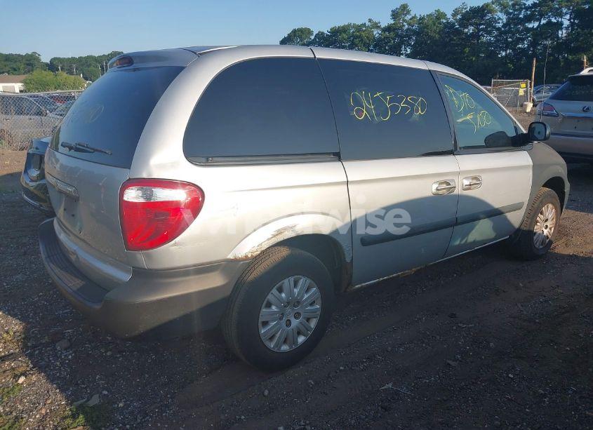 Photo 4 of 2005 Chrysler Town & COUNTRY (VIN 1C4GP45R15B361127)