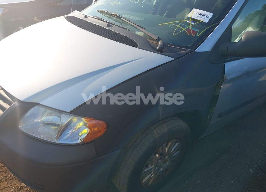 Photo 6 of 2005 Chrysler Town & COUNTRY (VIN 1C4GP45R15B361127)