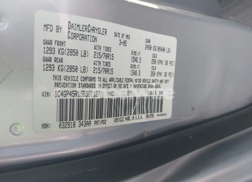 Photo 9 of 2005 Chrysler Town & COUNTRY (VIN 1C4GP45R15B361127)