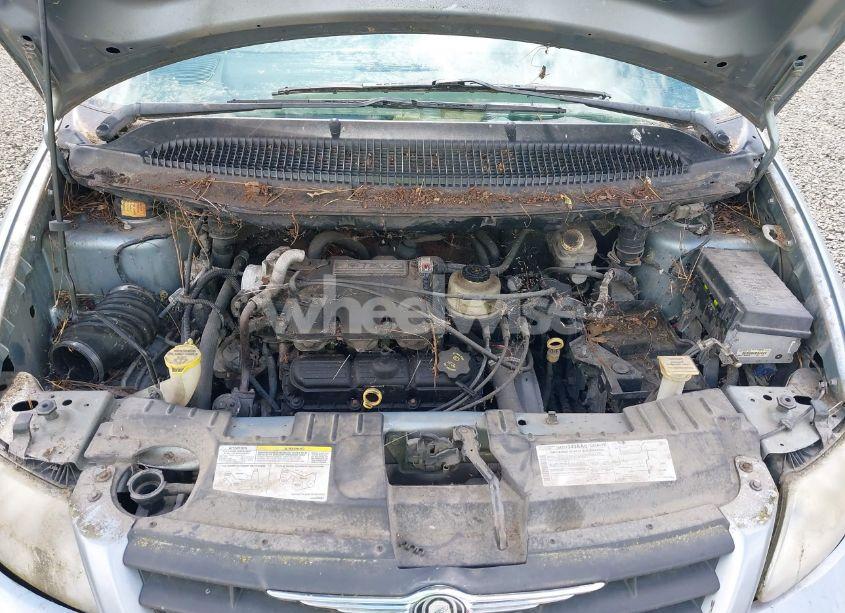 Photo 10 of 2005 Chrysler Town & COUNTRY (VIN 1C4GP45R15B368675)