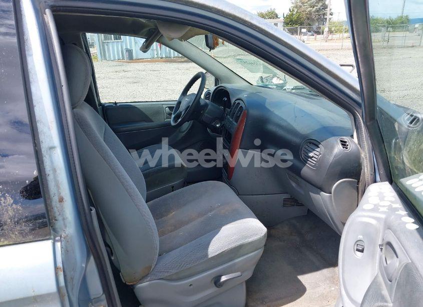 Photo 5 of 2005 Chrysler Town & COUNTRY (VIN 1C4GP45R15B368675)