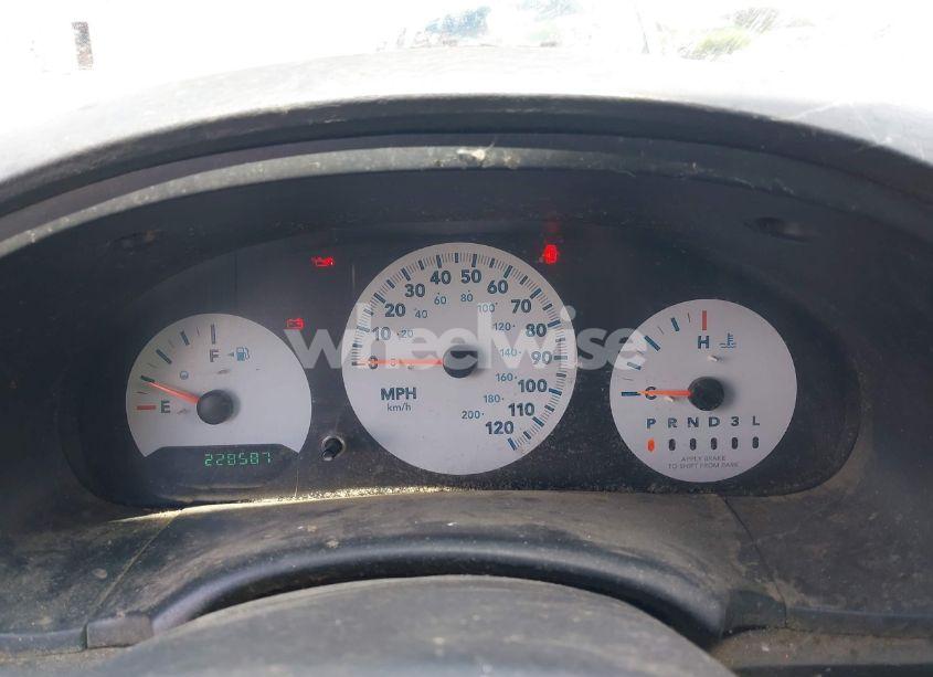 Photo 7 of 2005 Chrysler Town & COUNTRY (VIN 1C4GP45R15B368675)