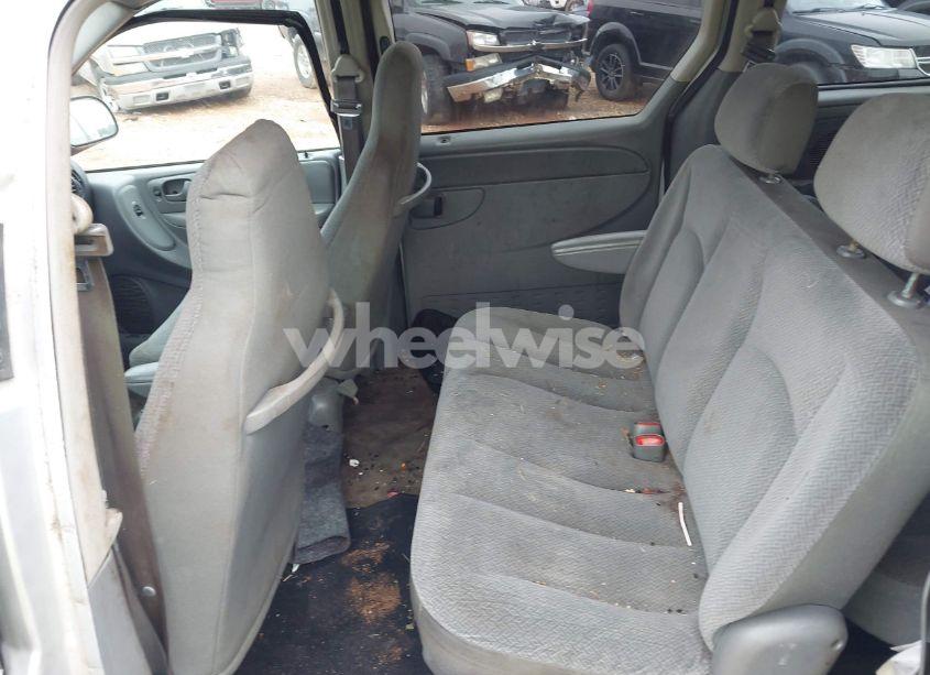 Photo 8 of 2005 Chrysler Town & COUNTRY (VIN 1C4GP45R25B282534)