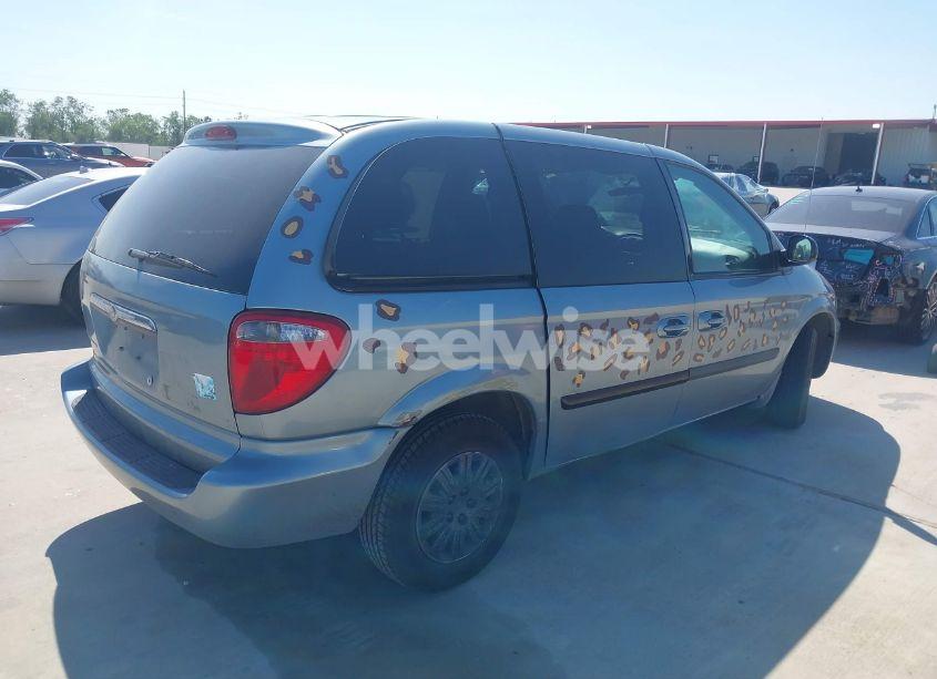 Photo 4 of 2005 Chrysler Town & COUNTRY (VIN 1C4GP45R25B288222)