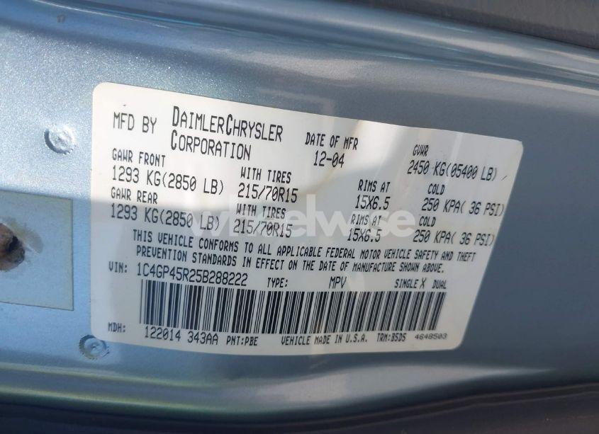 Photo 9 of 2005 Chrysler Town & COUNTRY (VIN 1C4GP45R25B288222)