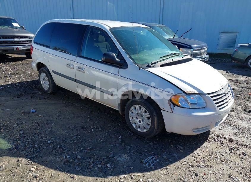 2005 Chrysler Town & COUNTRY (VIN 1C4GP45R25B438748) main photo